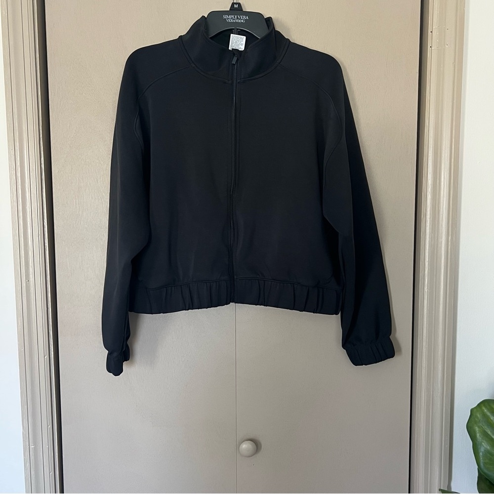 XL All In Motion Women's Black Zip Cropped Athletic Jacket, Athleisure, Soft